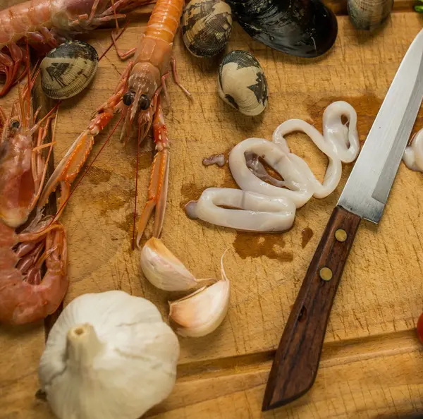 Seafood meal preparation process — Stock Photo, Image