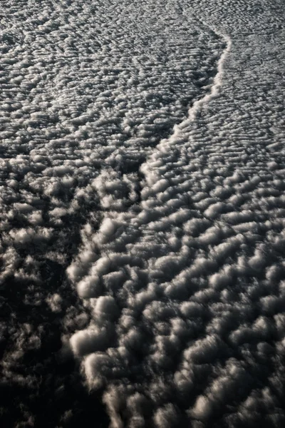 Vista del paesaggio nuvoloso dall'alto — Foto Stock