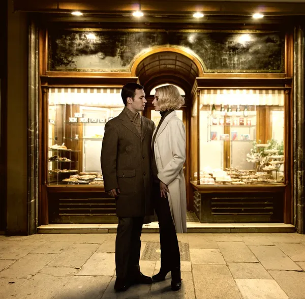 Casal elegante — Fotografia de Stock