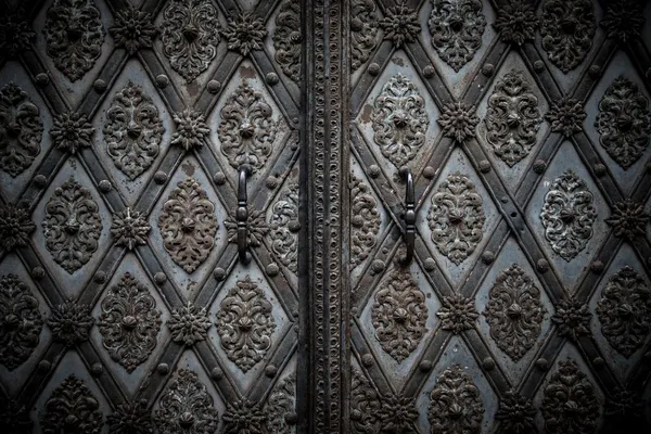 Porta de metal velho — Fotografia de Stock