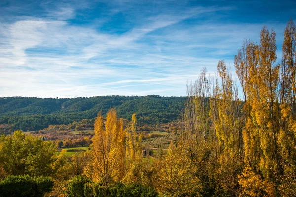 Bella vista sul paesaggio autunnale nella giornata di sole — Foto Stock