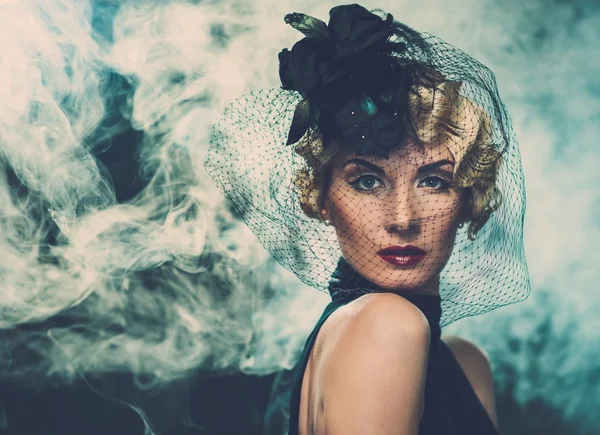 Beautiful retro woman — Stock Photo, Image