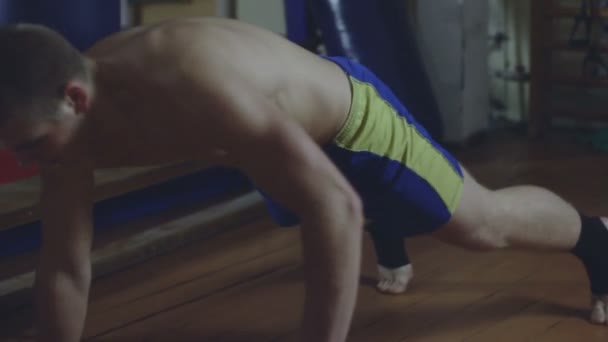 Tineri boxer încălzire în sus — Videoclip de stoc