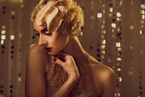 Elegant blond retro woman — Stock Photo, Image