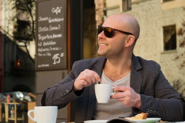 Knappe man van middelbare leeftijd — Stockfoto