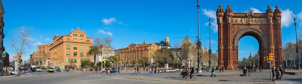 Panoramik çekim triumph Arc Barcelona, İspanya — Stok fotoğraf