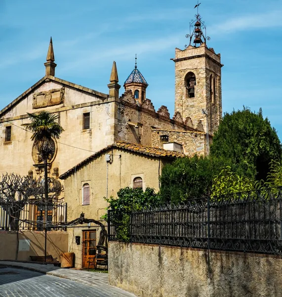 Chiesa di Sant Feliu nella città di Alella, Spagna — Foto Stock