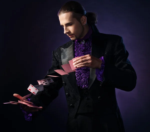 Magician przystojny — Zdjęcie stockowe