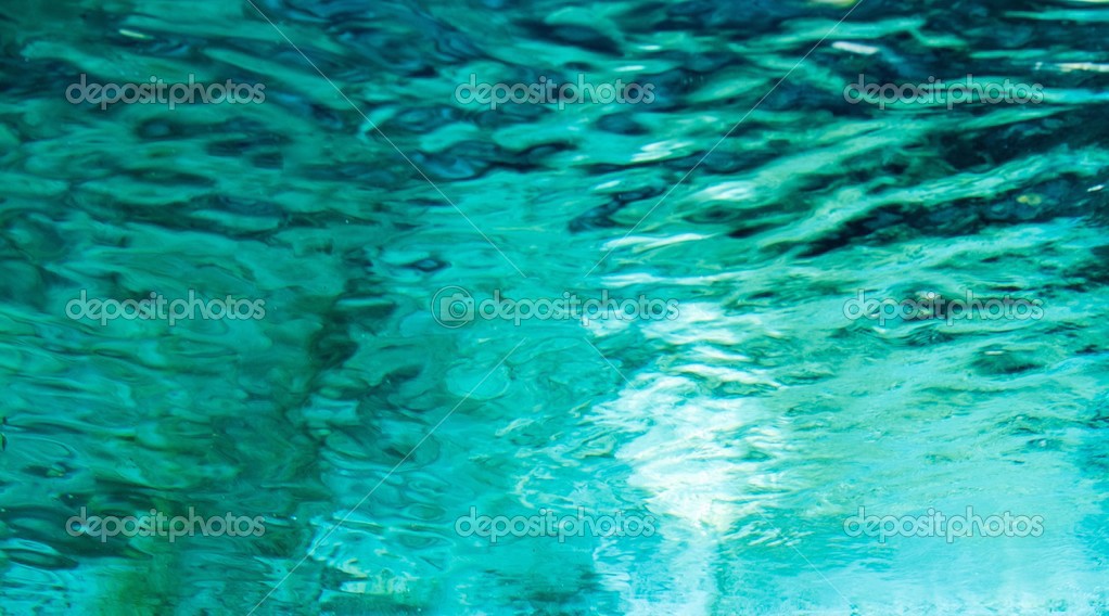 Снилось море изумрудного цвета