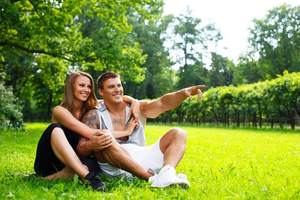 Beautiful sporty couple outdoors — Stock Photo, Image