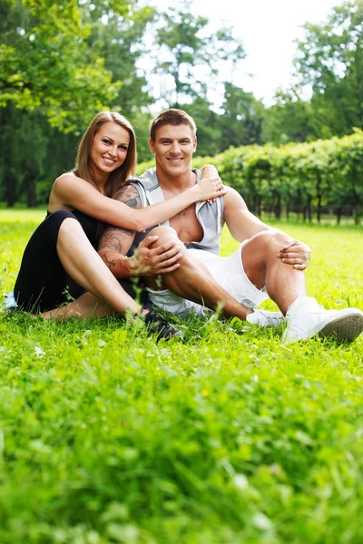 Beautiful sporty couple outdoors — Stock Photo, Image