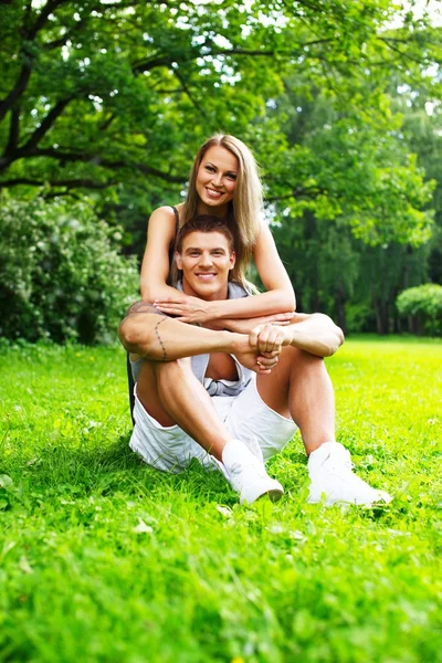 Beautiful sporty couple outdoors — Stock Photo, Image
