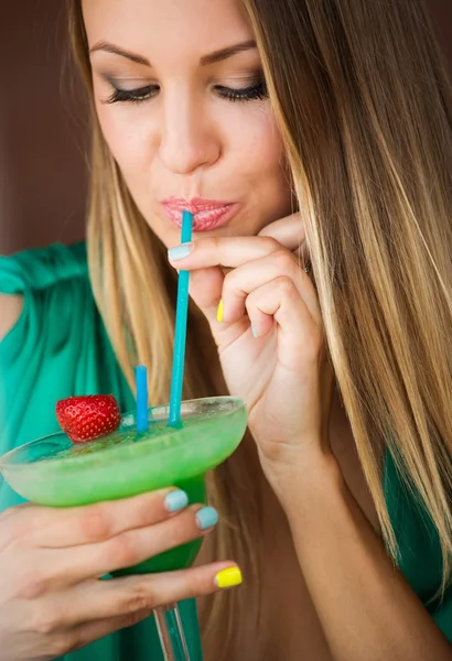 Beautiful summer girl — Stock Photo, Image