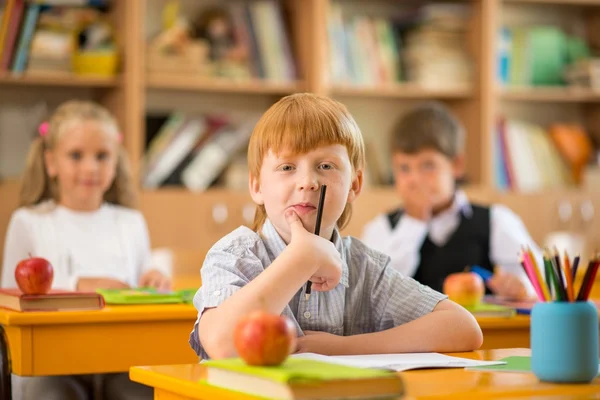 Niños en la escuela — Foto de Stock