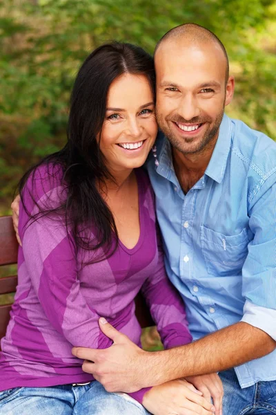 Pareja feliz —  Fotos de Stock