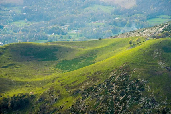 Bukit dalam indah lanskap — Stok Foto