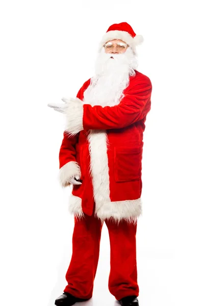 Άγιος Βασίλης δείχνει με χειρονομίες κάτι που απομονώνονται σε λευκό φόντο — Φωτογραφία Αρχείου