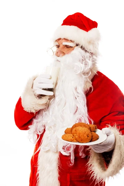 오트밀 쿠키와 우유 흰색 배경에 고립의 유리 산타 클로스 — 스톡 사진