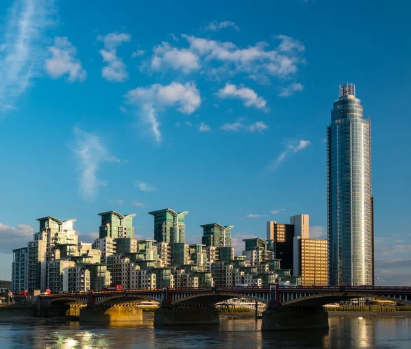 Modern buildings on sunny day in London, England — Stock Photo, Image