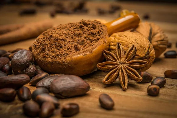 Tema de café ainda-vida na mesa de madeira — Fotografia de Stock