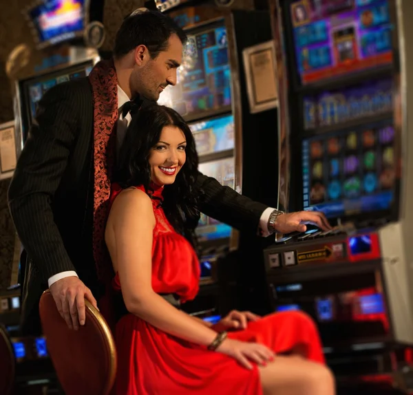 Casal no casino — Fotografia de Stock