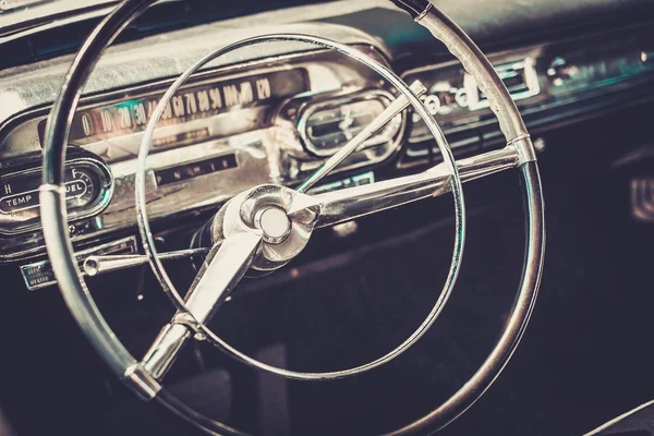 Interiör i en klassisk amerikansk bil — Stockfoto