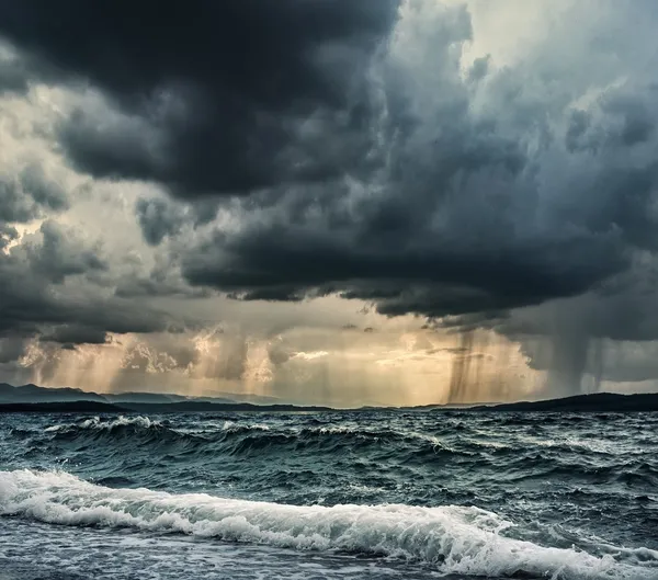 Oceano tempestuoso — Fotografia de Stock