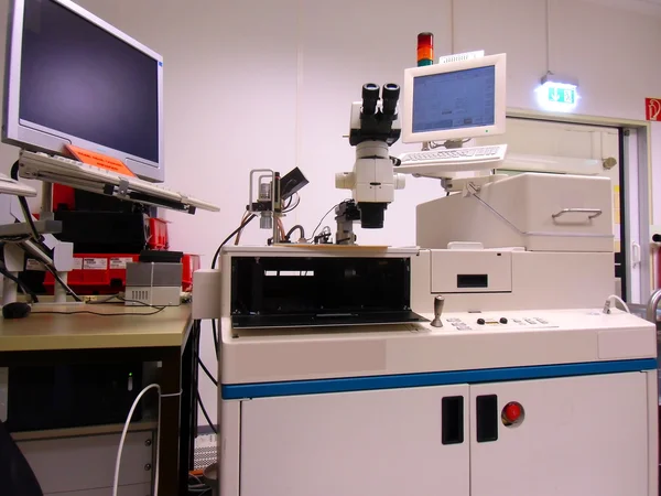 Automatic quality testing station for the silicone wafer — Stock Photo, Image