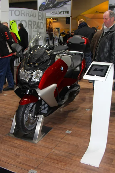 ГАМБУРГ, ГЕРМАНИЯ - 26 января: мотоцикл BMW на выставке HMT (Hamburger Motorrad Tage), Гамбург, Германия. HMT - большая выставка мотоциклов — стоковое фото