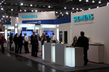 Hannover, Almanya - 9 Mart: siemens in kürsüye 9 Mart 2013 CeBIT bilgisayar Fuarı, hannover, Almanya. dünyanın en büyük bilgisayar Fuarı CeBIT olduğunu.