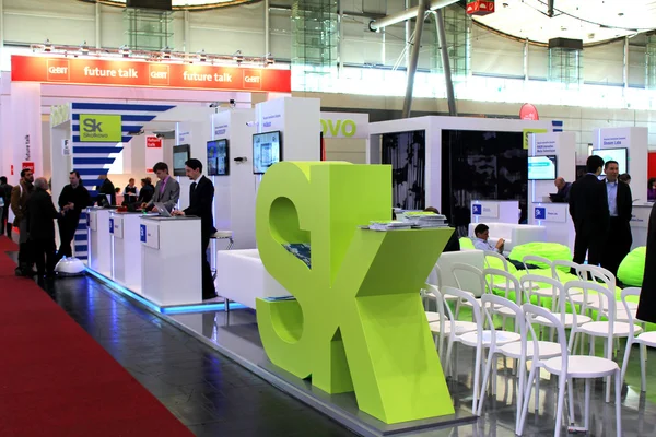 HANNOVER, ALEMANHA - MARÇO 13: Stand of Skolkovo em 13 de março de 2014 na CEBIT computer expo, Hannover, Alemanha. CeBIT é a maior exposição de computadores do mundo — Fotografia de Stock