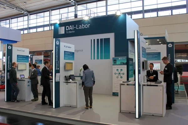 Hannover, deutschland - märz 13: stand der technischen universität berlin am 13. märz 2014 auf der cebit computer expo, hannover, deutschland. Die Cebit ist die weltgrößte Computermesse — Stockfoto