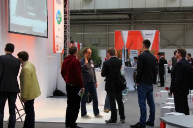 Hannover, Almanya - 13 Mart: geliştirici oyun 13 Mart 2014 CeBIT bilgisayar Fuarı, hannover, Almanya. dünyanın en büyük bilgisayar Fuarı CeBIT olduğunu