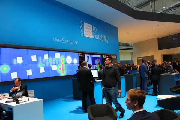 HANNOVER, JERMANY - MARCH 13: The stand of Microsoft on March 13, 2014 at CEBIT computer expo, Hannover, Germany. CeBIT adalah pameran komputer terbesar di dunia — Stok Foto