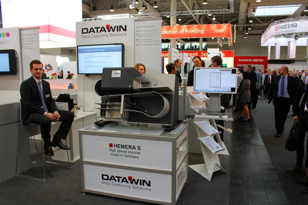 Hannover, deutschland - 13. märz: der stand von datawin am 13. märz 2014 auf der cebit computer expo, hannover, deutschland. Die Cebit ist die weltgrößte Computermesse — Stockfoto