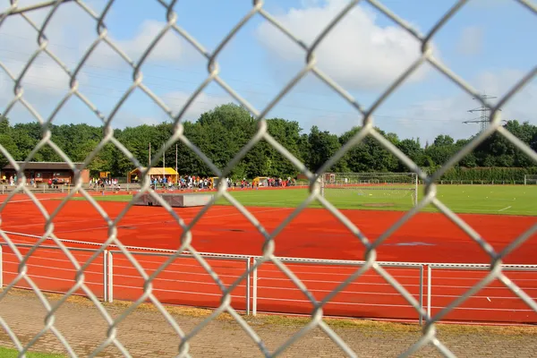 Locul sportiv din spatele unei zăbrele — Fotografie, imagine de stoc