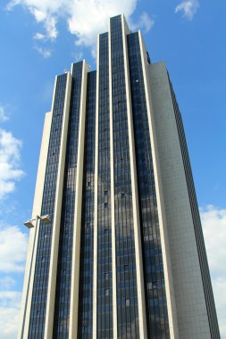 Şehrin iş bölgesinde ofis binası