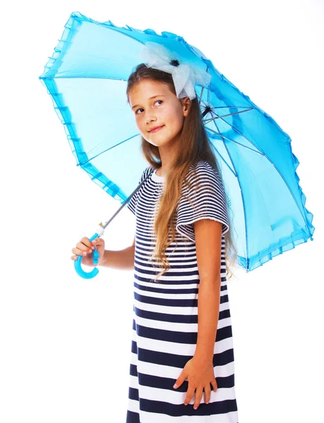 Porträt von beautifu Mädchen posiert auf weißem Hintergrund mit Regenschirm — Stockfoto