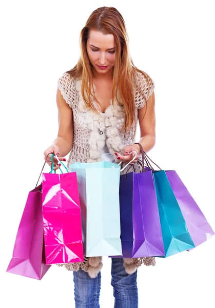 shopp beyaz zemin üzerine poz güzel kız portresi