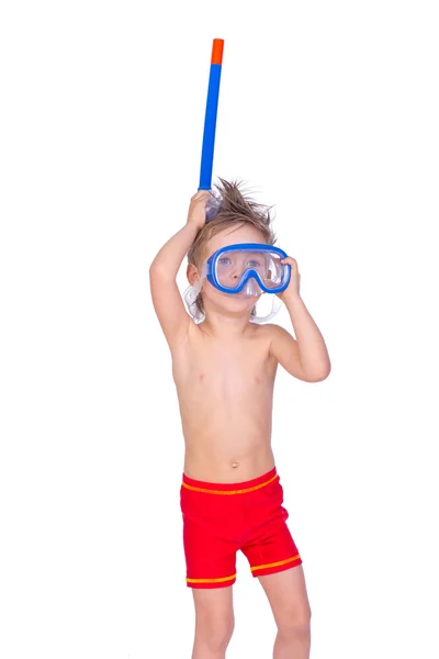 Retrato de niño guapo posando sobre fondo blanco en la piscina — Foto de Stock