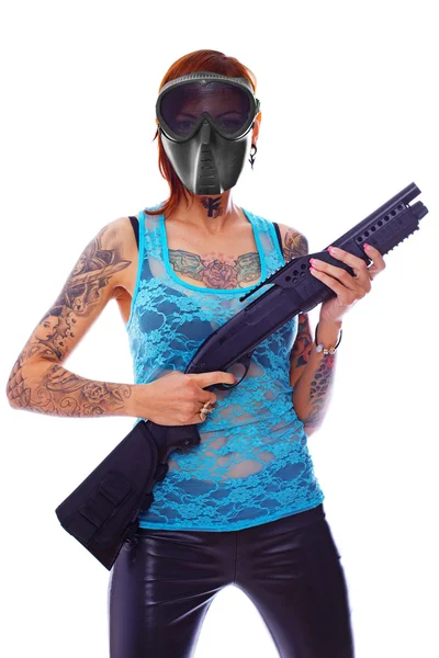 A punk girl with a shotgun — Stock Photo, Image