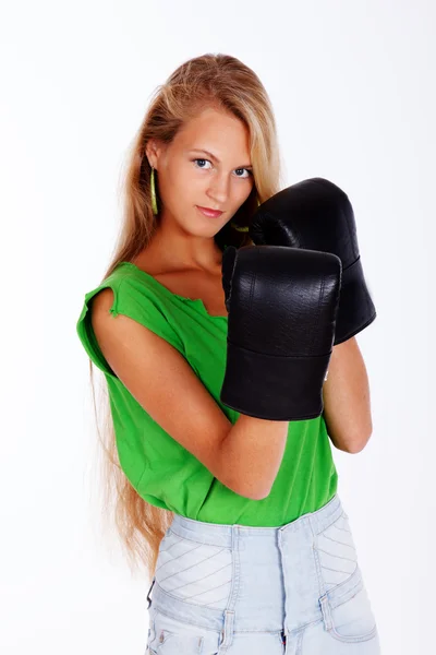 Portret van mooie vrouw die zich voordeed op witte achtergrond in boksen — Stockfoto