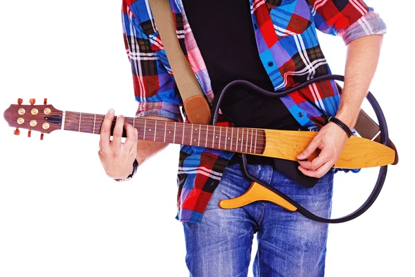 Retrato de Clsoe de un joven rockero posando en un estudio sobre fondo blanco —  Fotos de Stock