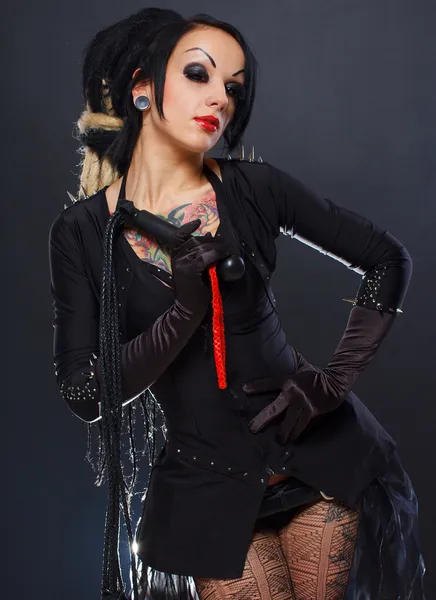 Mooi goth meisje in artistieke foto — Stockfoto