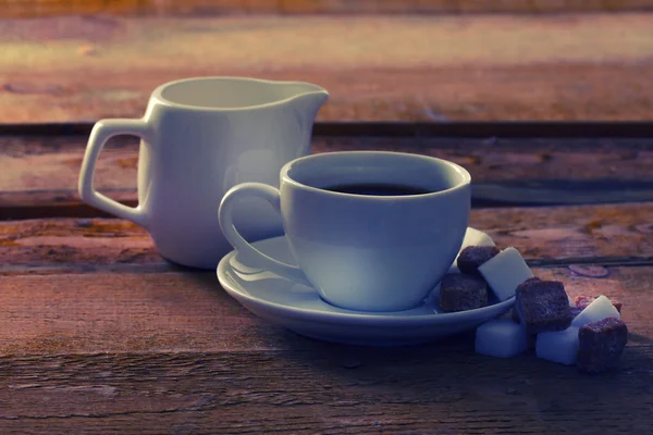 Image of coffee cup and creamer — Stock Photo, Image