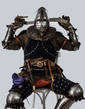 Knight zaman fot dinlenmeye sahip