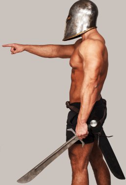 birisi işaret eden savaşçı yan görünüm