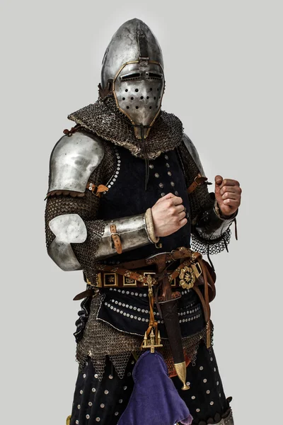 Armored knight is ready to fight with his fists — Stock Photo, Image