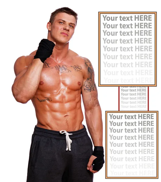 Hemdloser Bodybuilder posiert auf weißem Hintergrund — Stockfoto