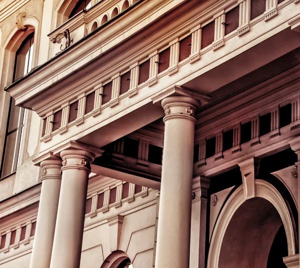 Antik Bina barocco tarzı